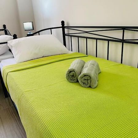 Apartmán Modern 2Br Near Centre -5Min Wlk Patras Exteriér fotografie