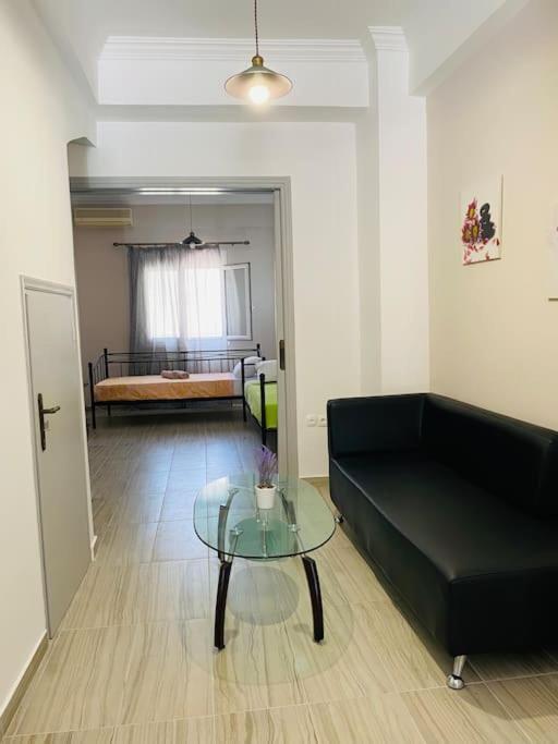 Apartmán Modern 2Br Near Centre -5Min Wlk Patras Exteriér fotografie